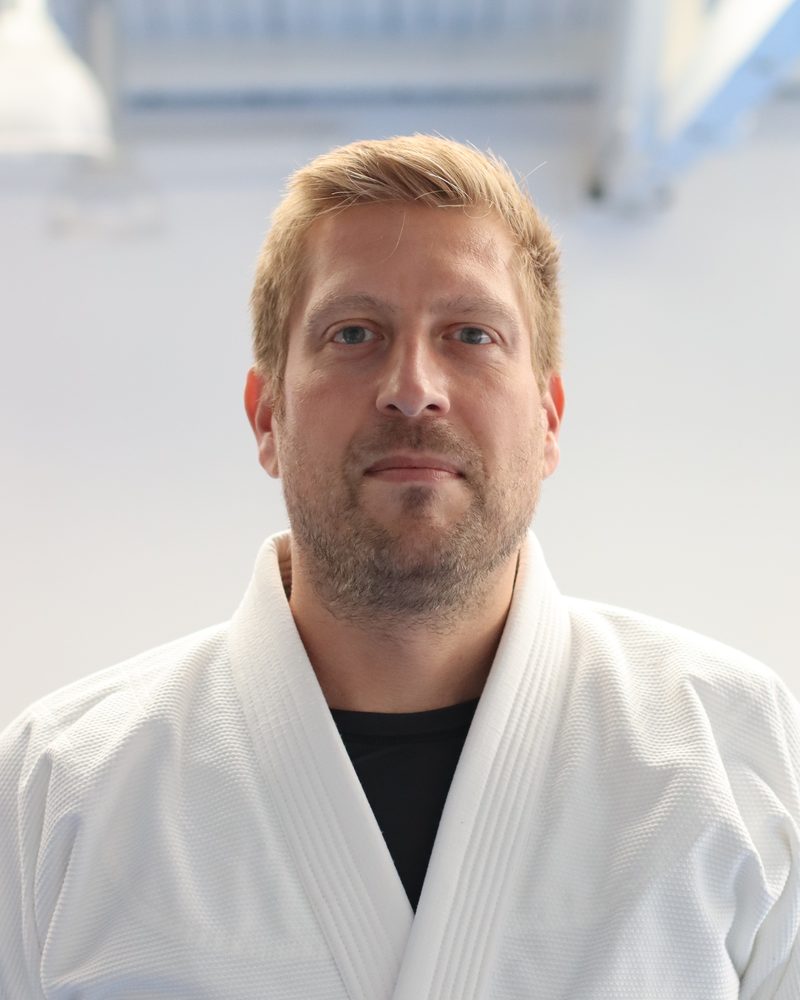 Mirko Marković, Mitgründer und BJJ-Lilagurt, im Gi im Imperial Ground